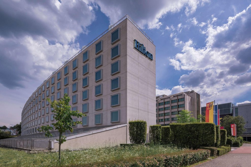 Khách sạn Hilton Geneva and Conference Centre