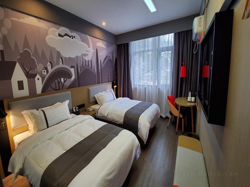 Khách sạn Thank Inn Hunan Changsha Yuelu Meixi Lake West Bus Station