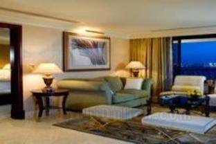 Khách sạn Sheraton Grand Doha Resort & Convention