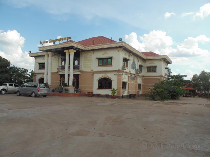 Rattanaphongphasouk Hotel
