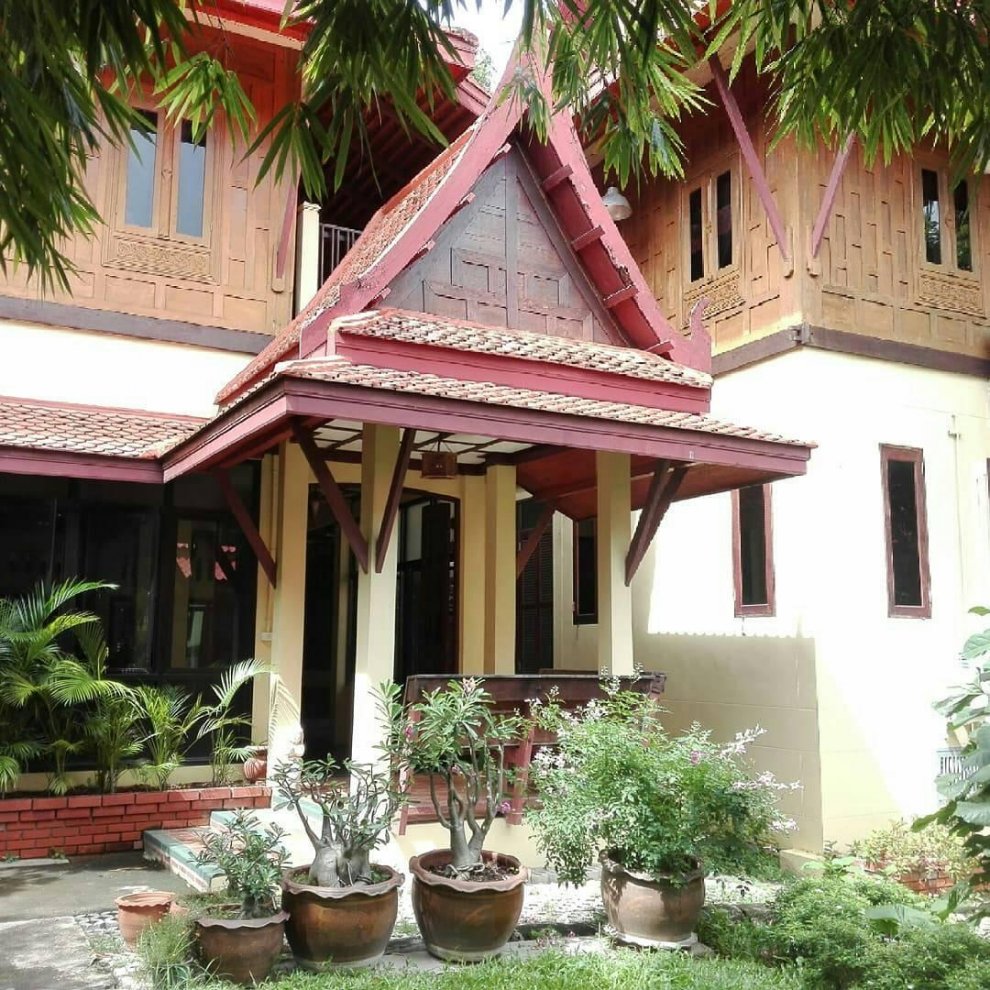 Luang Chumni Village