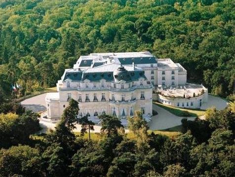 Khách sạn Tiara Chateau Mont Royal Chantilly