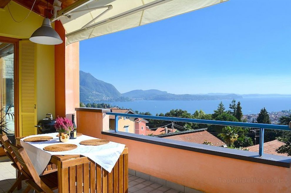 Casa Azalea Rossa - Luxury Lake View Home