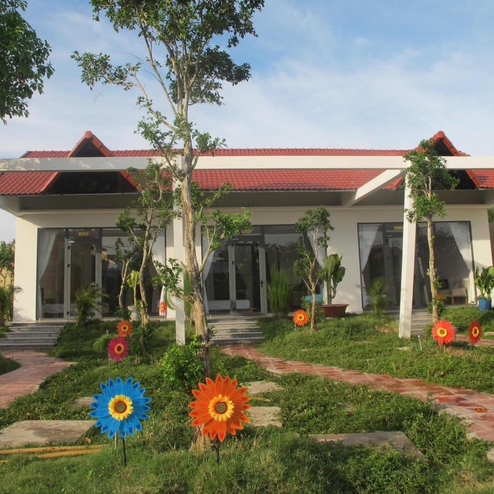 Rooster Mekong Garden and Villas