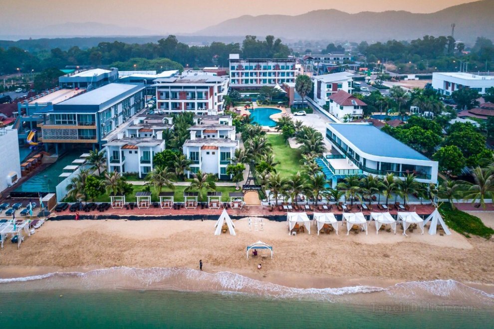 Khách sạn Saint Tropez Beach Resort