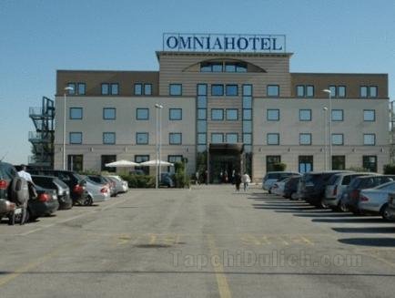 Khách sạn Omnia