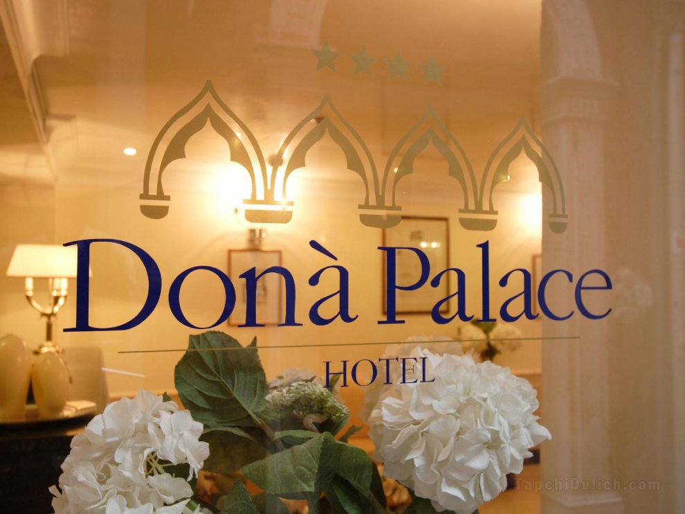 Khách sạn Dona Palace