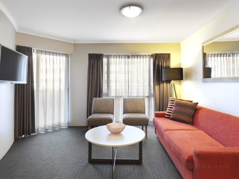 Adina Serviced Apartments Canberra James Court
