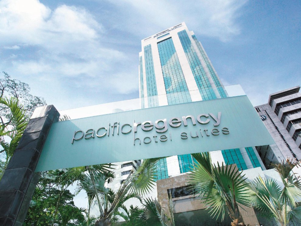Khách sạn Pacific Regency Suites