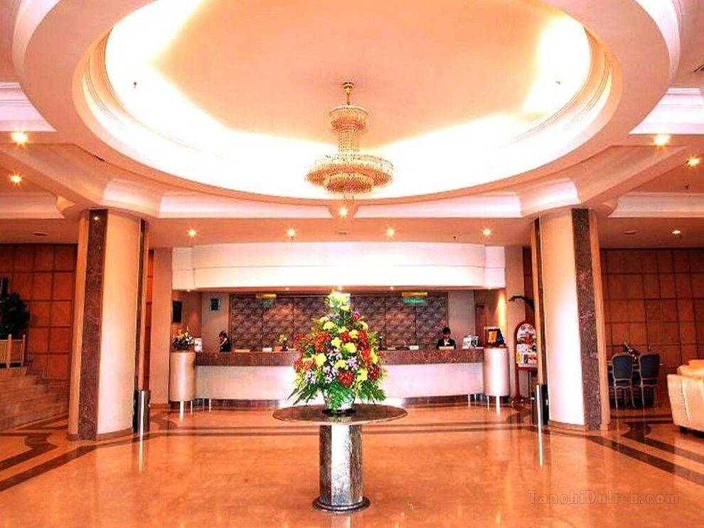 Khách sạn Dynasty