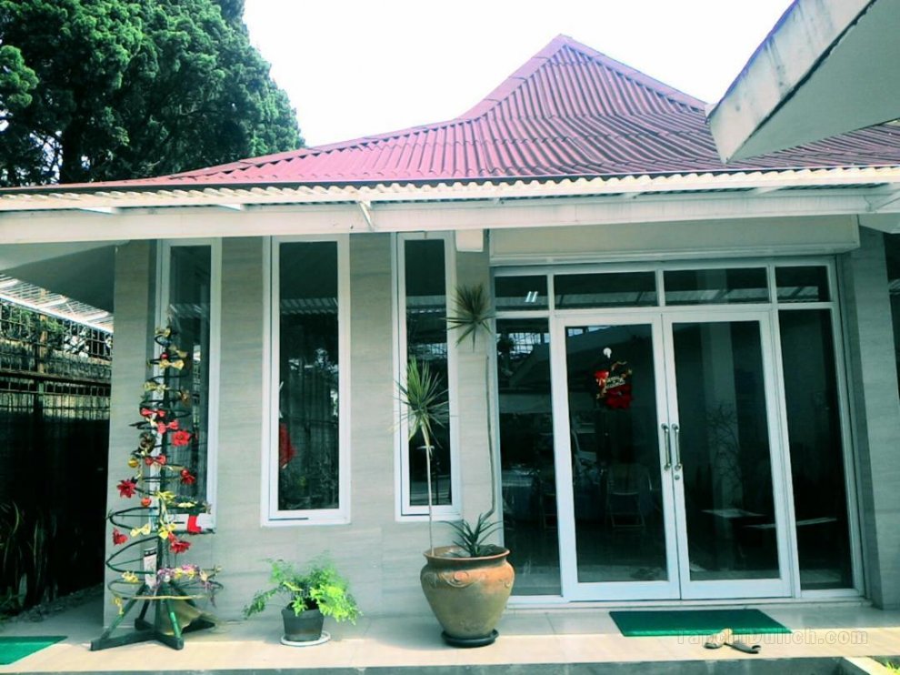 Grace Family Villa Lembang Bandung