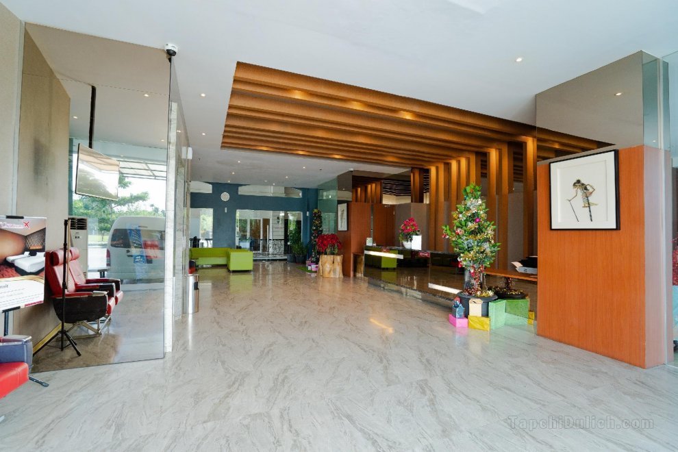 The Crew Hotel Kualanamu International Airport