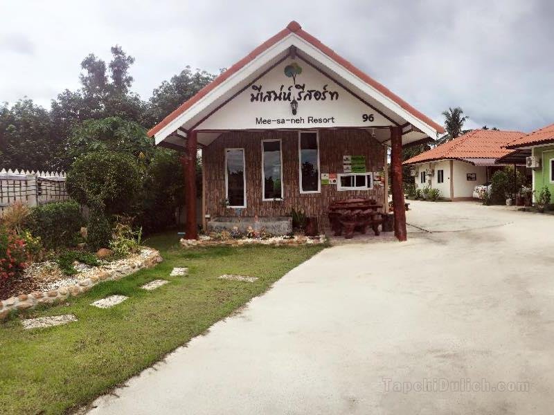 Meesaneh Resort