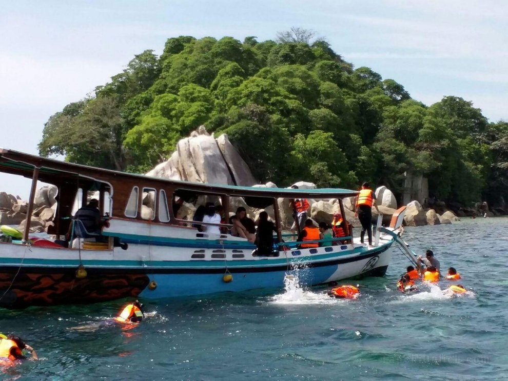 Pelangi Lake Resort and Hotel Belitung