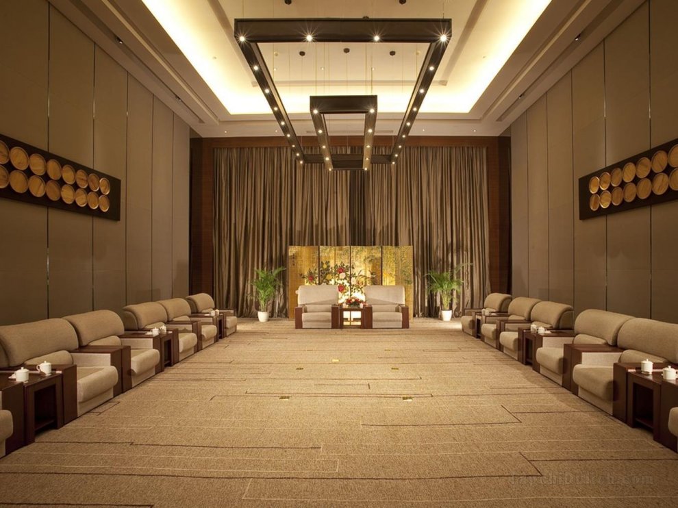 Khách sạn Oriental International Heyuan