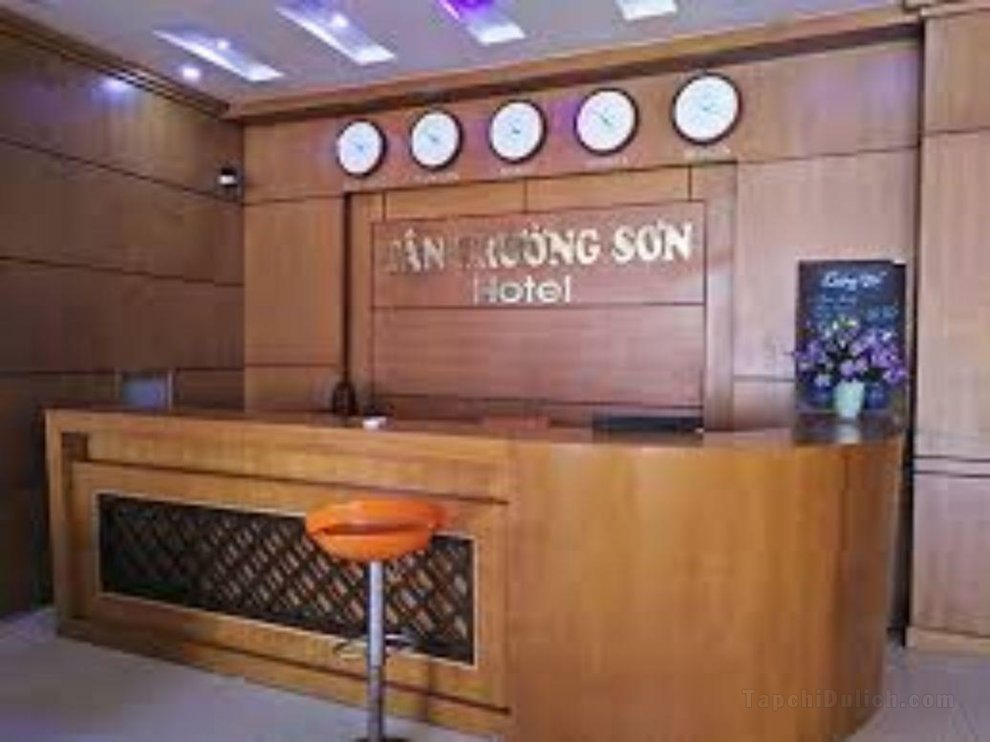 Khách sạn Tan Truong Son
