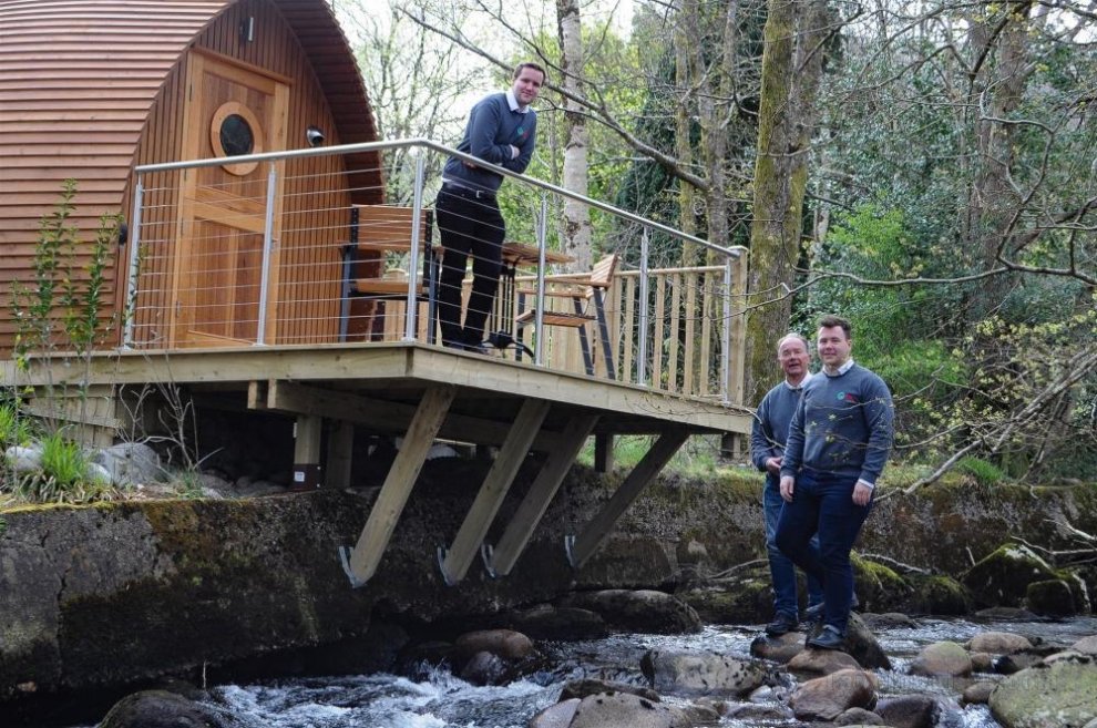 RiverBeds Lodges with Hot Tubs