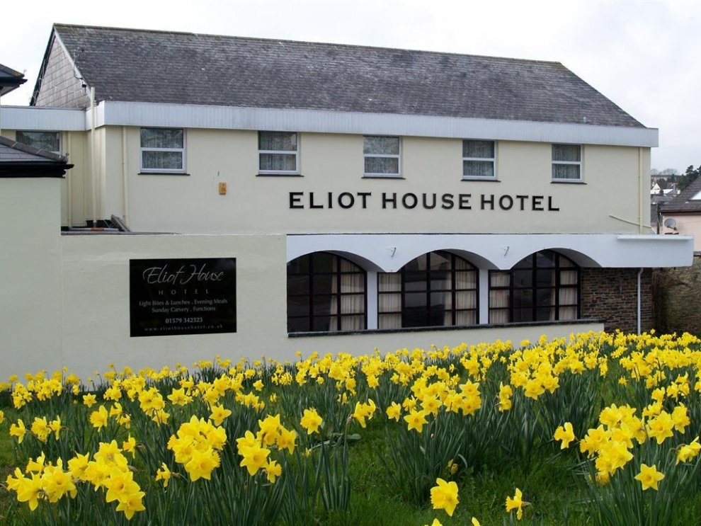 Khách sạn Eliot House
