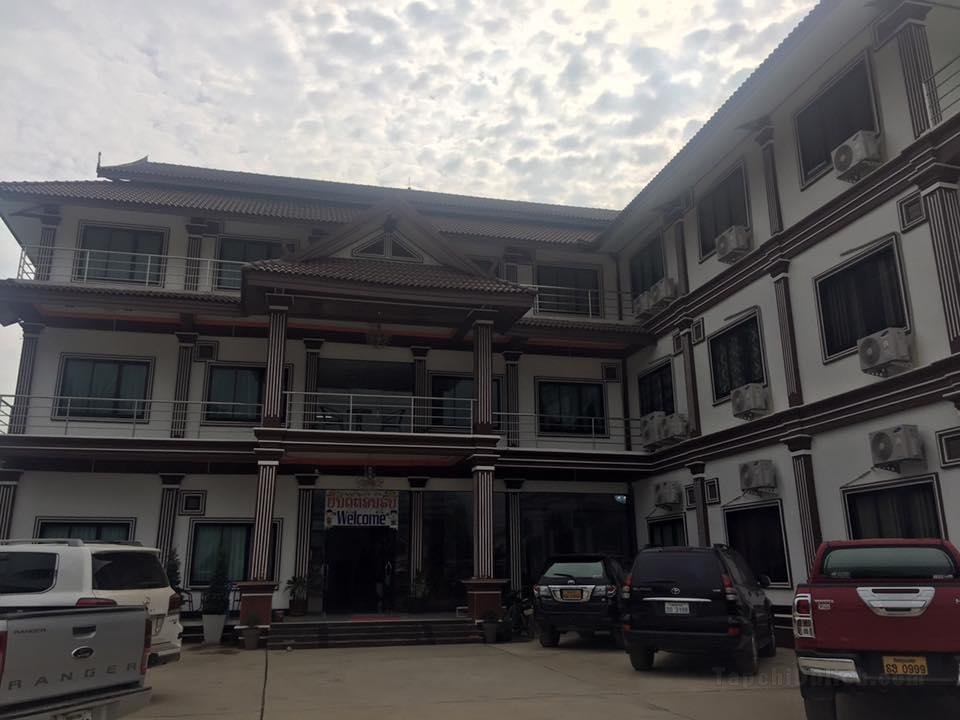 Khách sạn Champathong Vangvieng