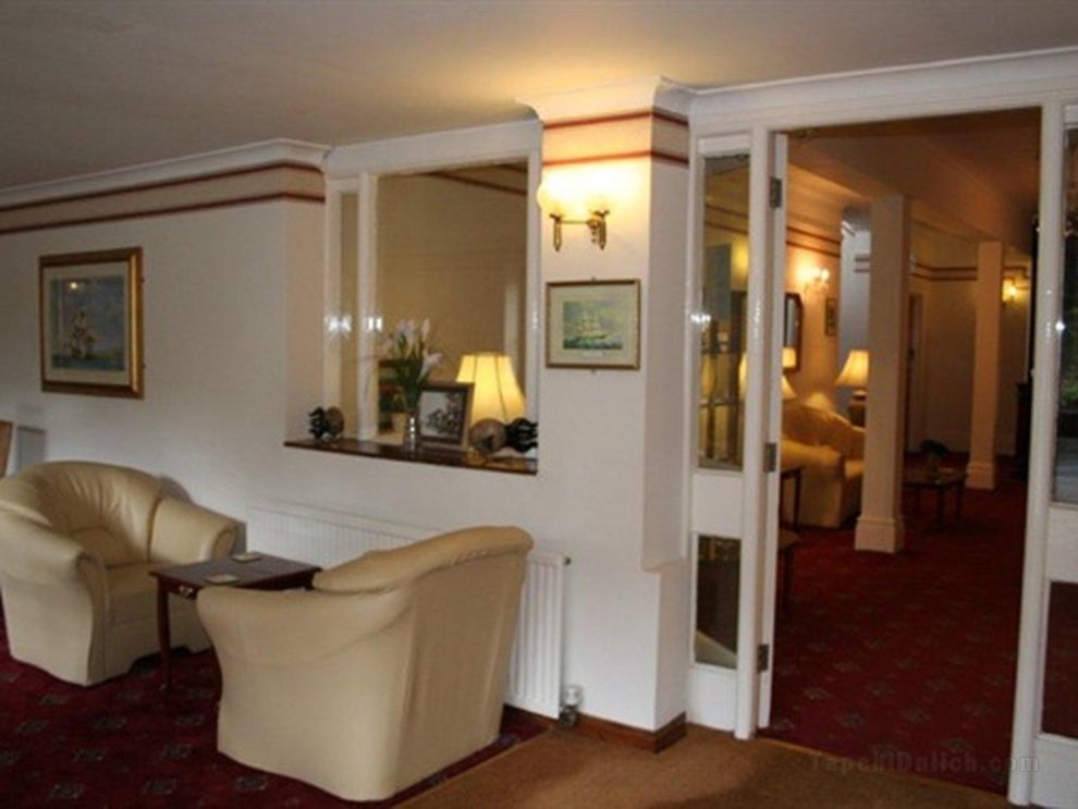 Yardley Manor Hotel