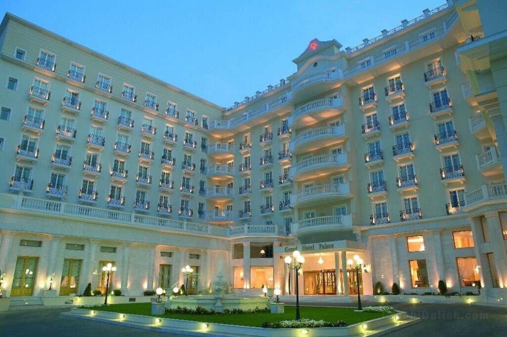 Khách sạn Grand Palace
