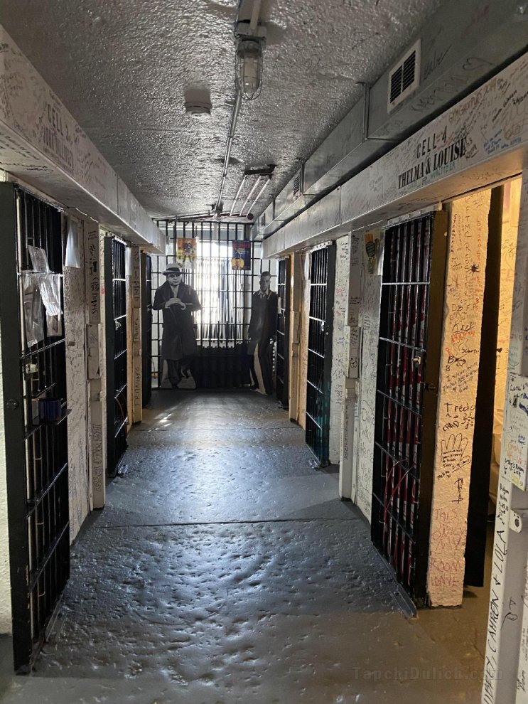 Old jail Inn Parke County