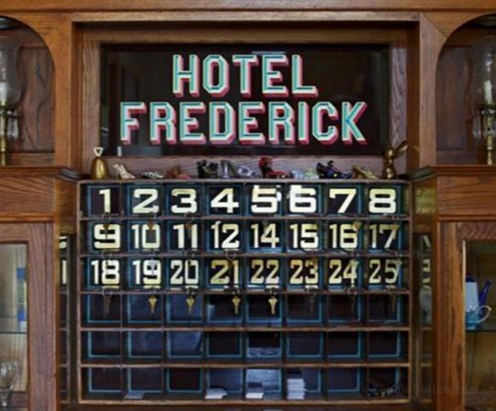 Khách sạn Frederick