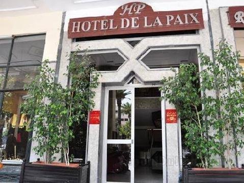 Khách sạn De La Paix