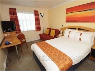 Holiday Inn Express - Glasgow Airport