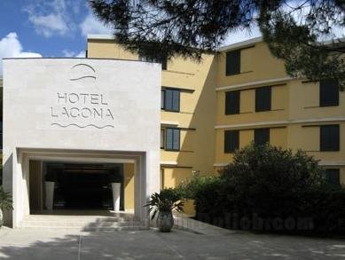 Khách sạn Club Lacona