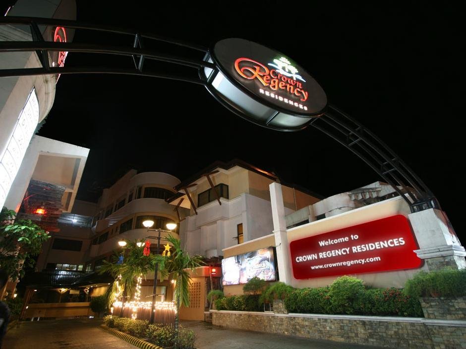 Crown Regency Residences Cebu Hotel