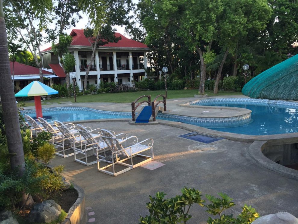 Khách sạn RedDoorz Plus @ Rio Grande de Laoag Resort Ilocos Norte