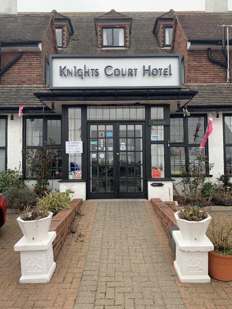 Khách sạn Knights Court
