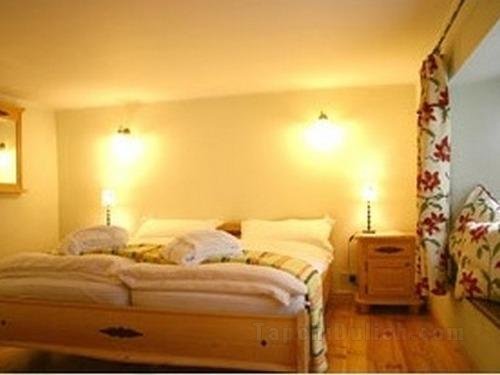 Armidale Cottages Bed & Breakfast