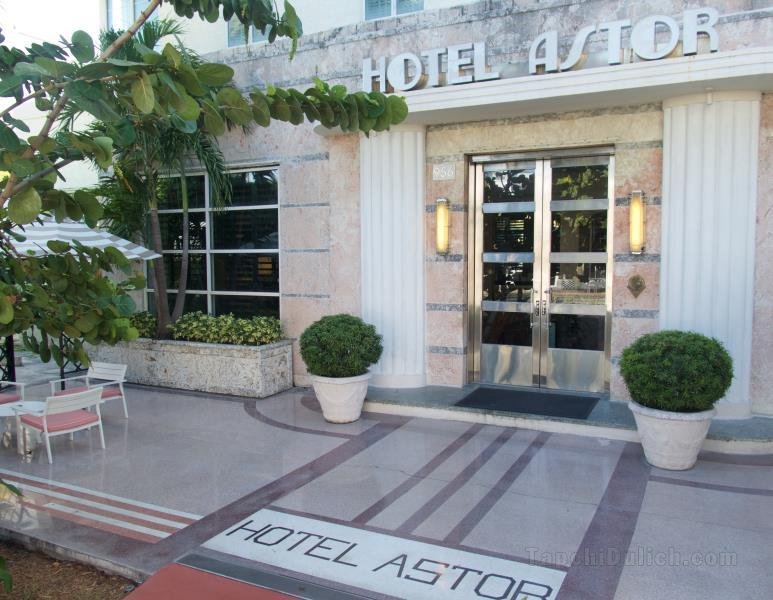 Khách sạn Astor