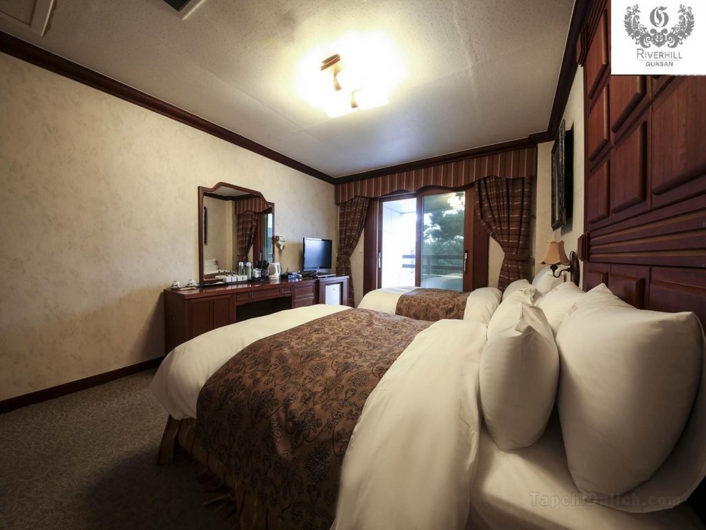 Riverhill Tourist Hotel