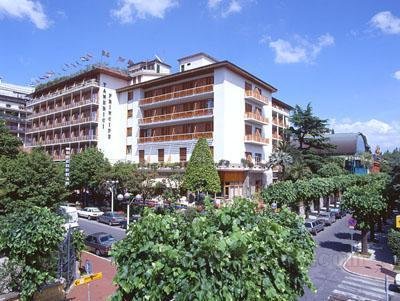 Khách sạn Grand Tamerici & Principe