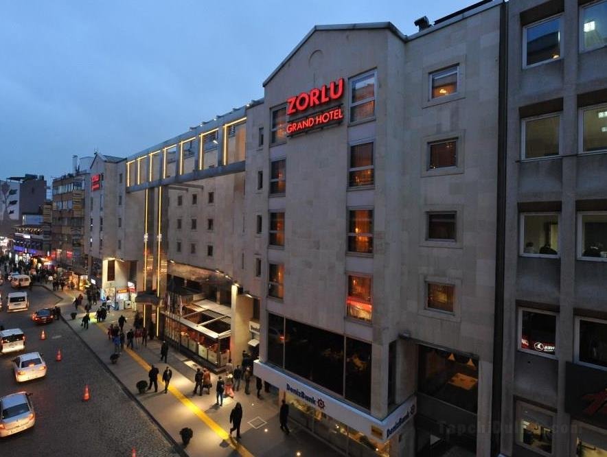 Khách sạn Zorlu Grand Trabzon