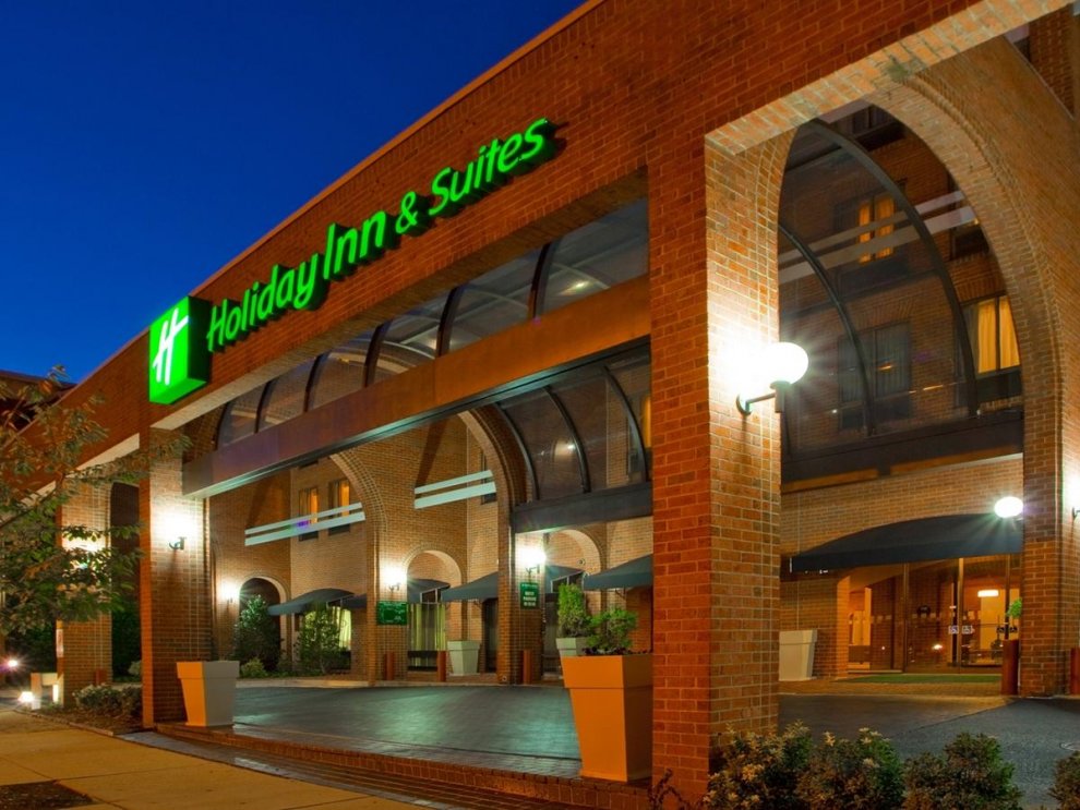 Khách sạn Holiday Inn and Suites Alexandria - Old Town