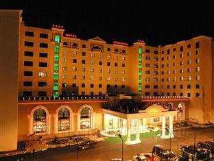 Khách sạn Phoenicia Grand