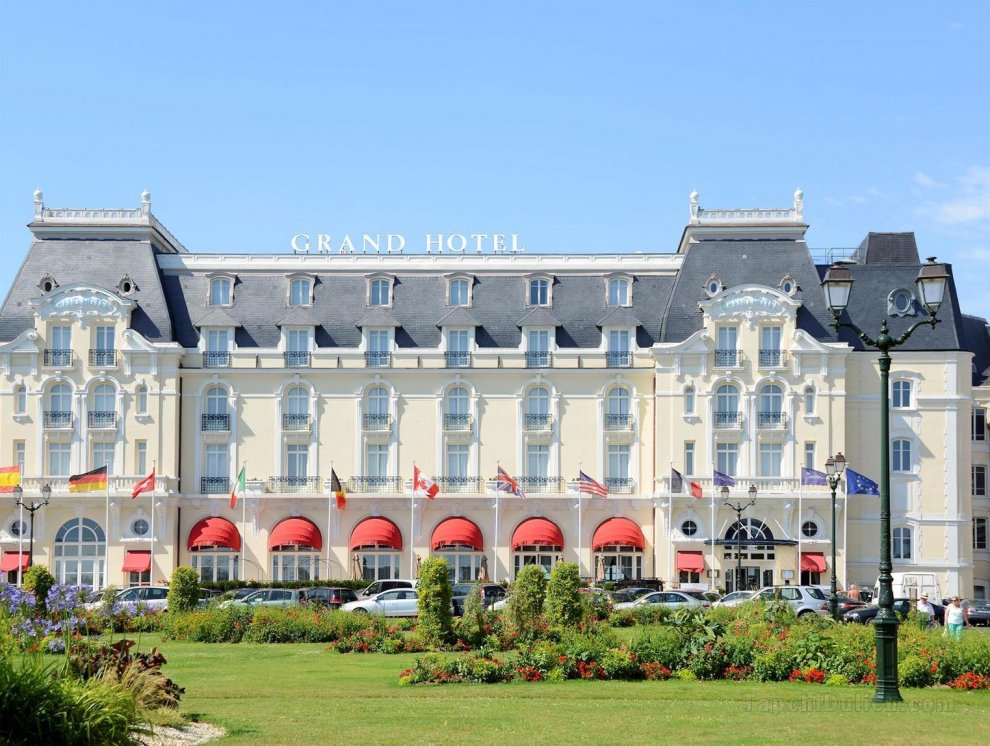 Khách sạn Le Grand Cabourg - MGallery