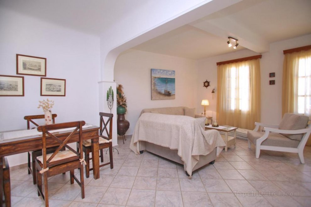 Villa Yiannoula with amazing sea view at Skopelos Old Port