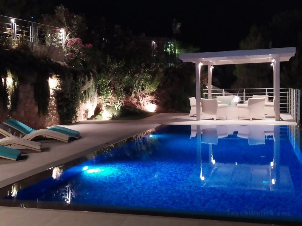 Okeanos Luxury Villas- Royal Villa- Luxury Retreat