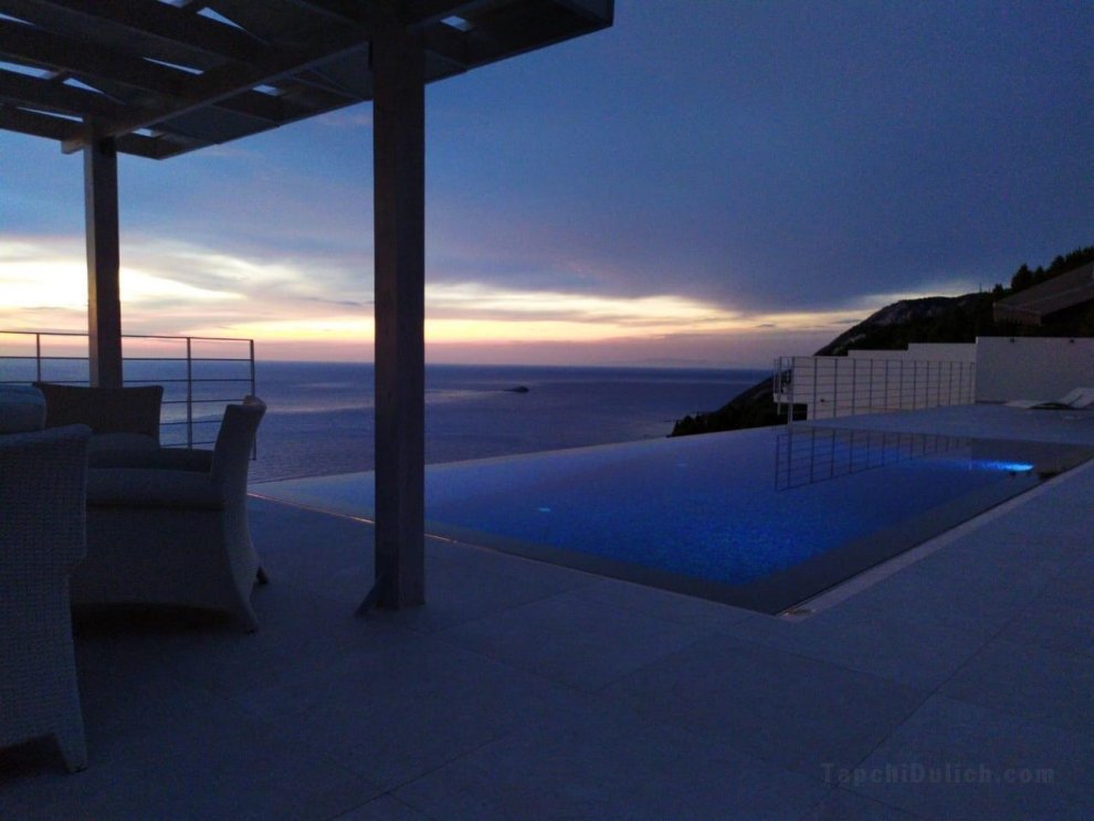 Okeanos Luxury Villas- Royal Villa- Luxury Retreat