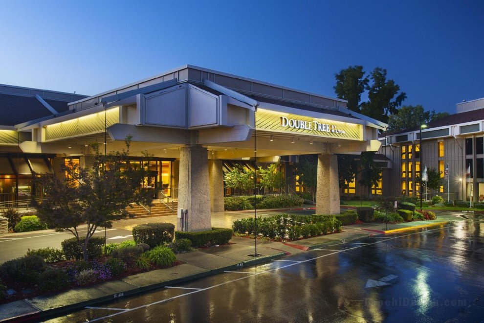 Khách sạn Doubletree By Hilton Sacramento