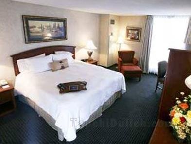 Hampton Inn And Suites Kansas City County Club Plaza