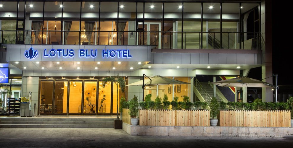 Khách sạn Lotus Blu