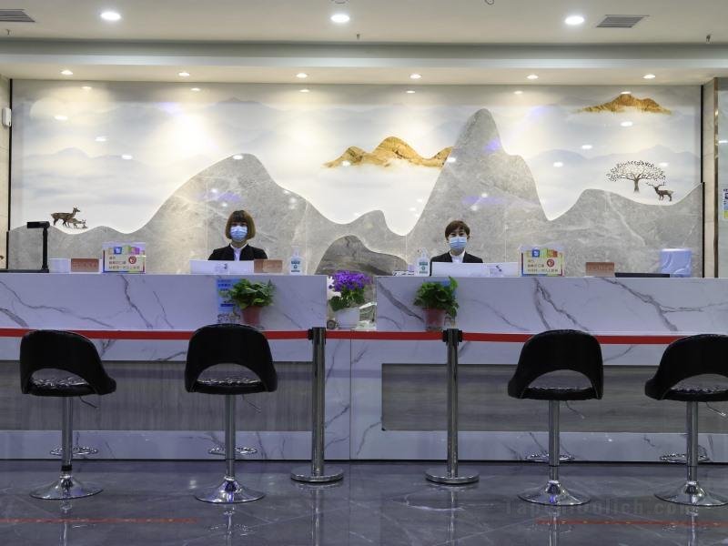 Khách sạn GreenTree Eastern Xinjiang Aksu Airport