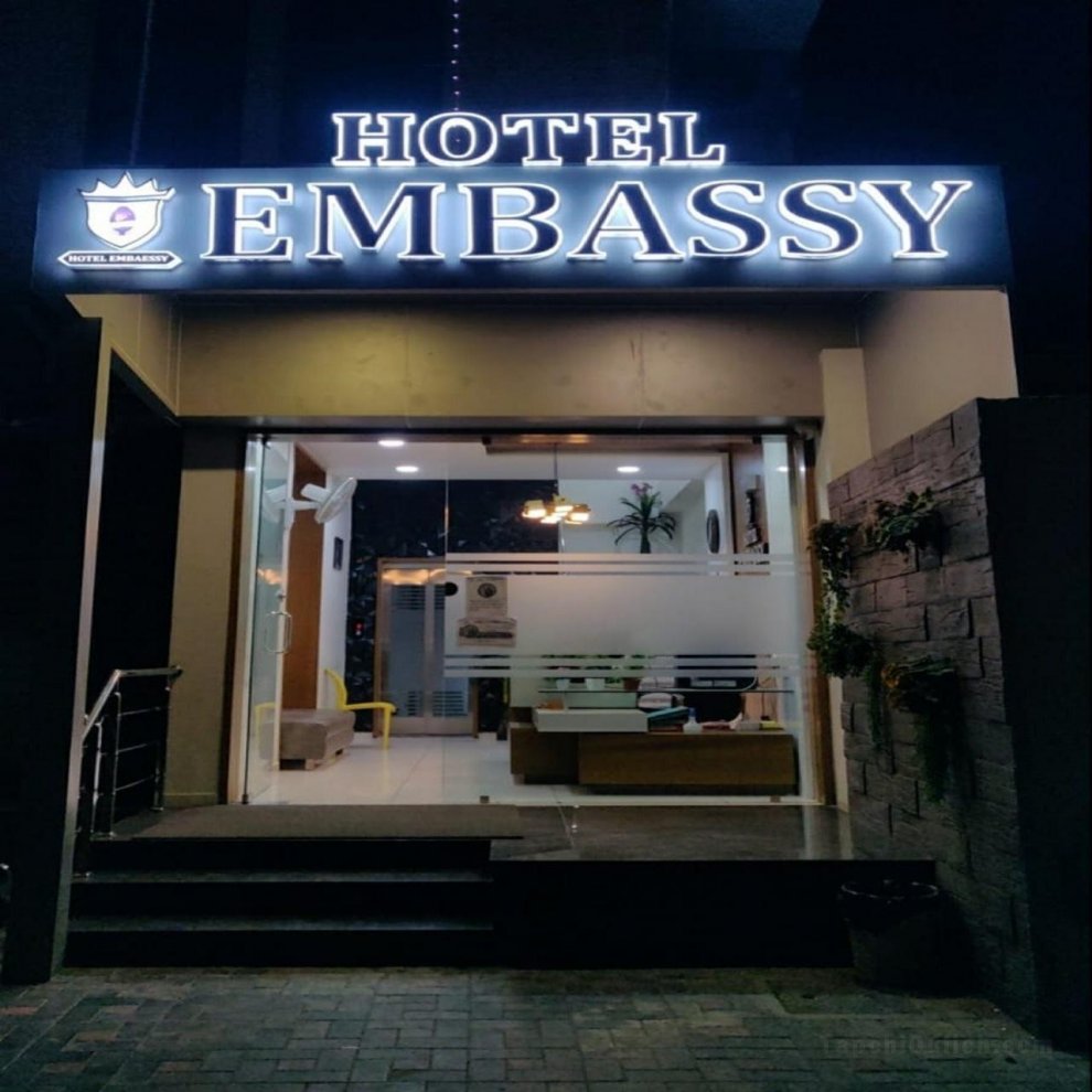 大使館酒店