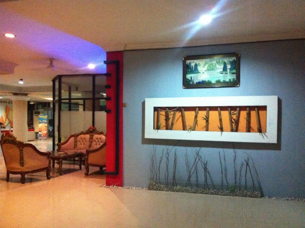 Khách sạn Manado Plaza
